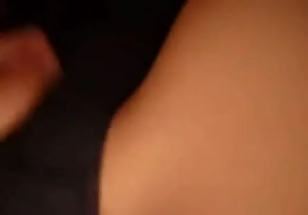 Un jeune de 18 ans à peine légal se branle.